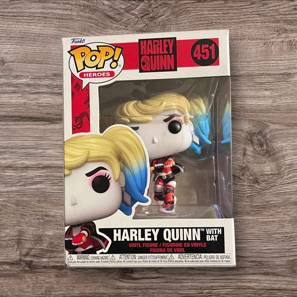 Harley Quinn holding a bat Funko pop